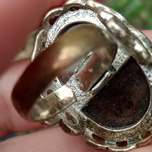 Silver ring with purple shiny stone.expandable - Picture 4 of 4